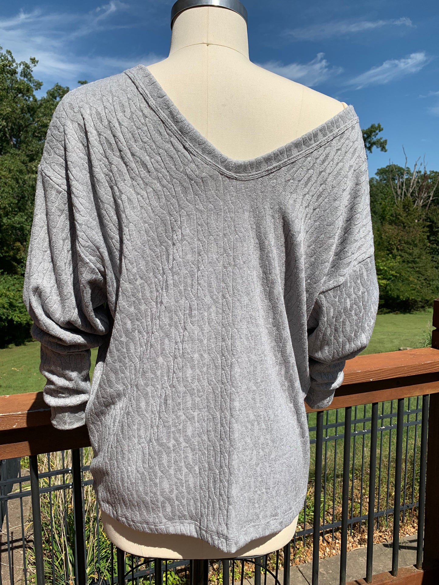 Oversized Cable Knit V-Neck Sweater - Gray